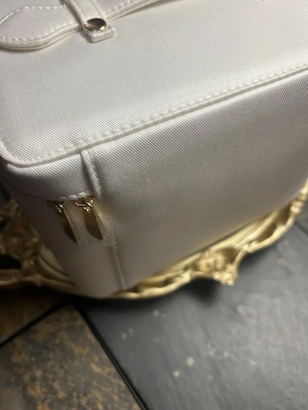 DIOR Cream Vanity Case with Gold Emblem - NEW - Picture 3 of 9